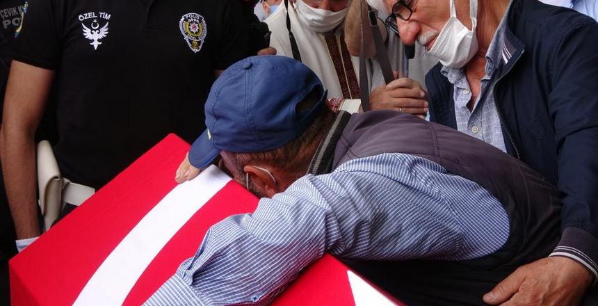 Şehit Polis Memuru Gözyaşları İçinde Toprağa Verildi
